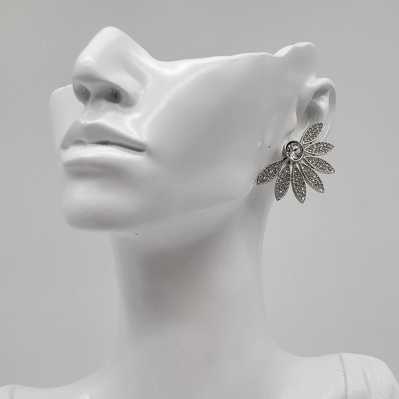 Burberry Mismatch Crystal Floral Dangle and Stud Set, Signed, NWT and Dust Bag - Picture 8 of 11